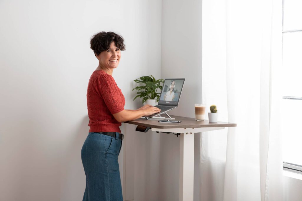 Tischhöhe und Arbeitsfläche für einen ergonomischen Arbeitsplatz